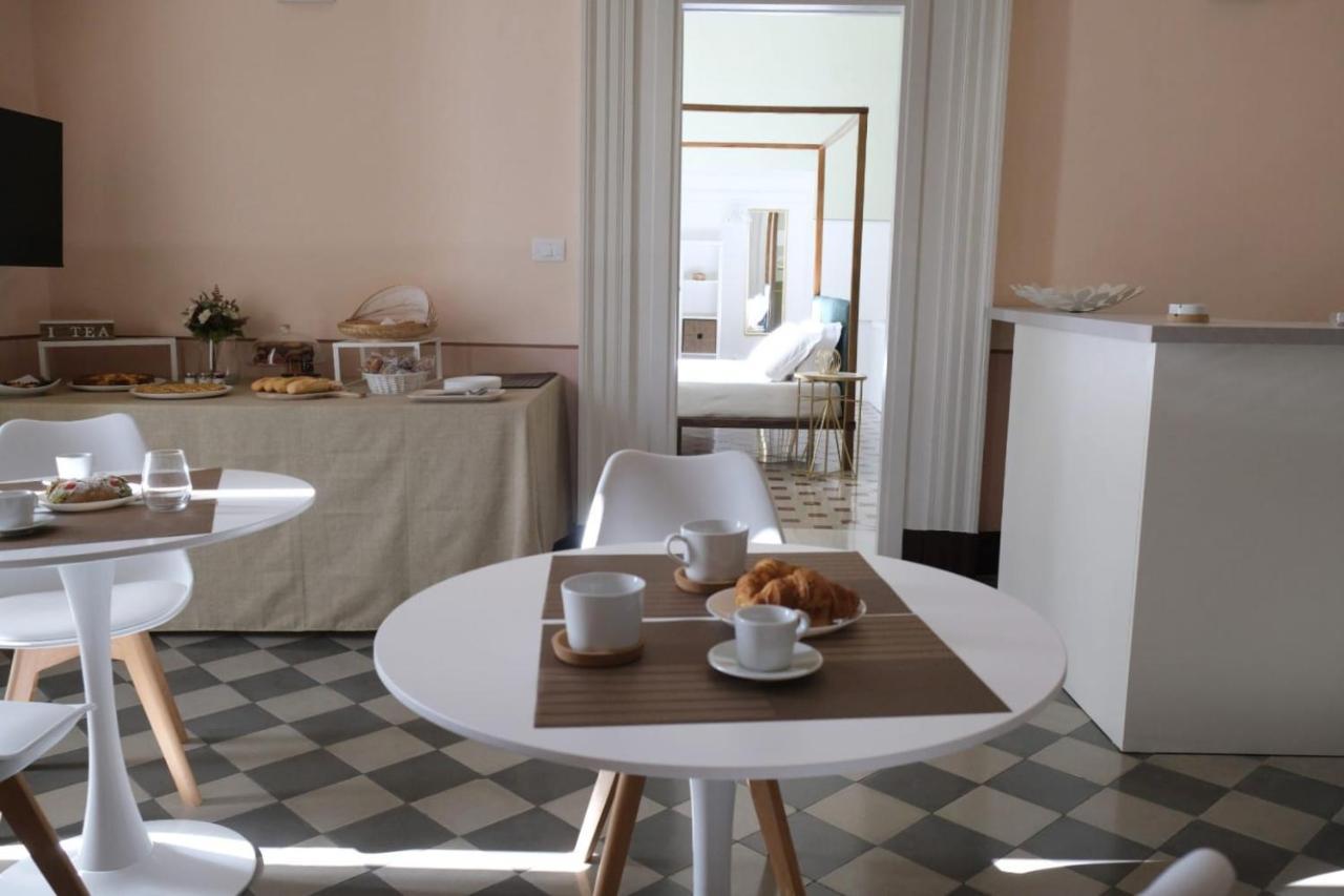 Toscano Palace Luxury Rooms Catania Exterior photo