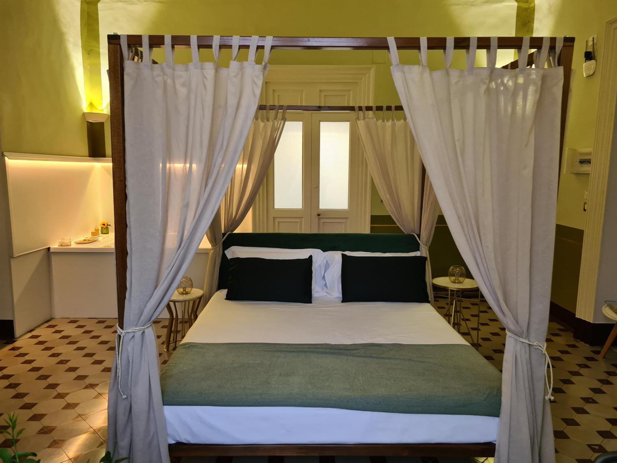Toscano Palace Luxury Rooms Catania Exterior photo