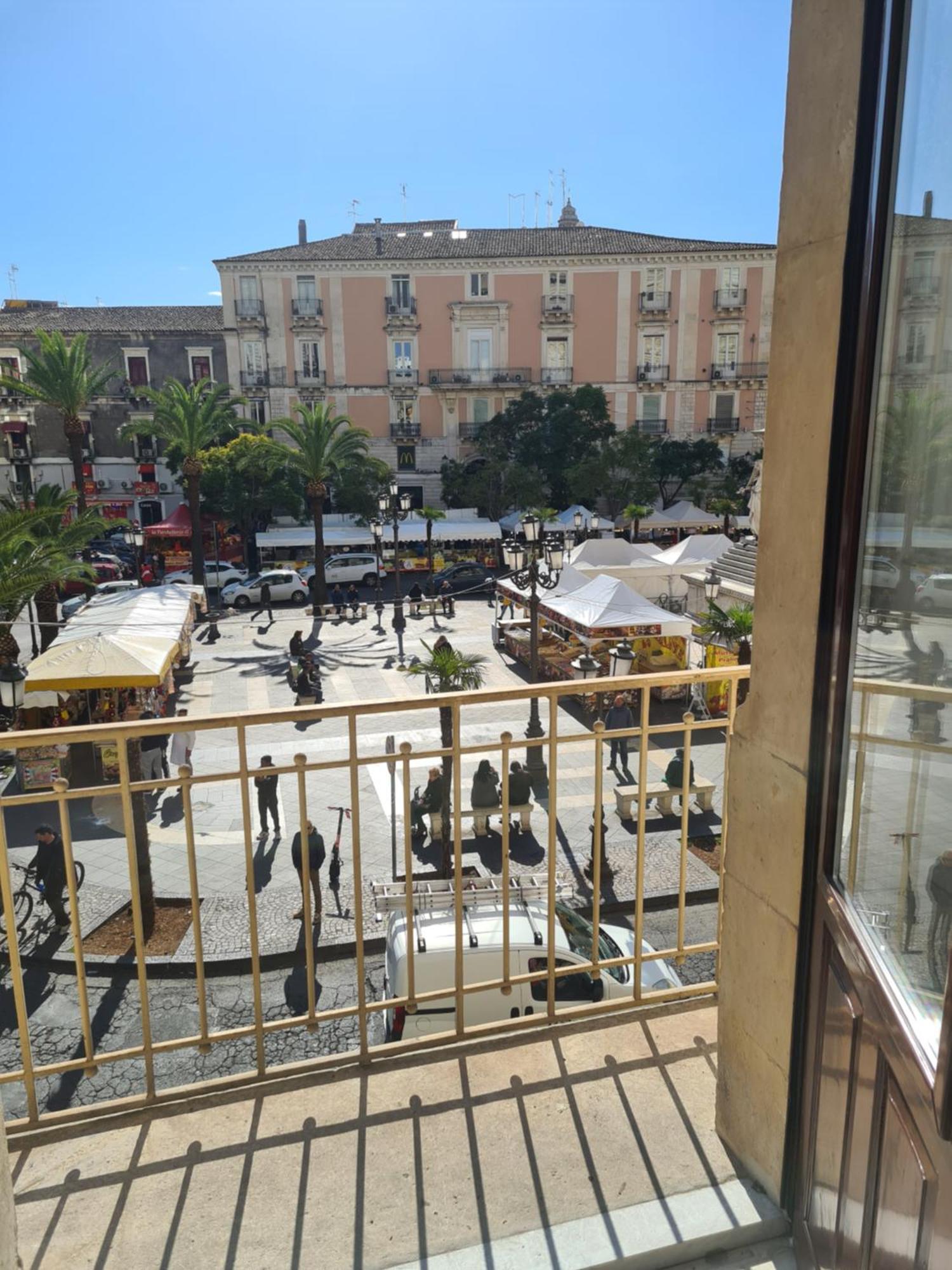 Toscano Palace Luxury Rooms Catania Exterior photo